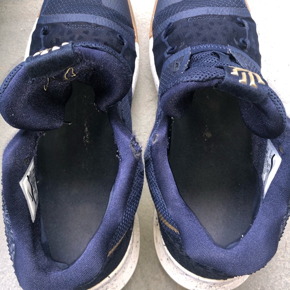 Nike Kyrie 3 - Picture 4 of 4